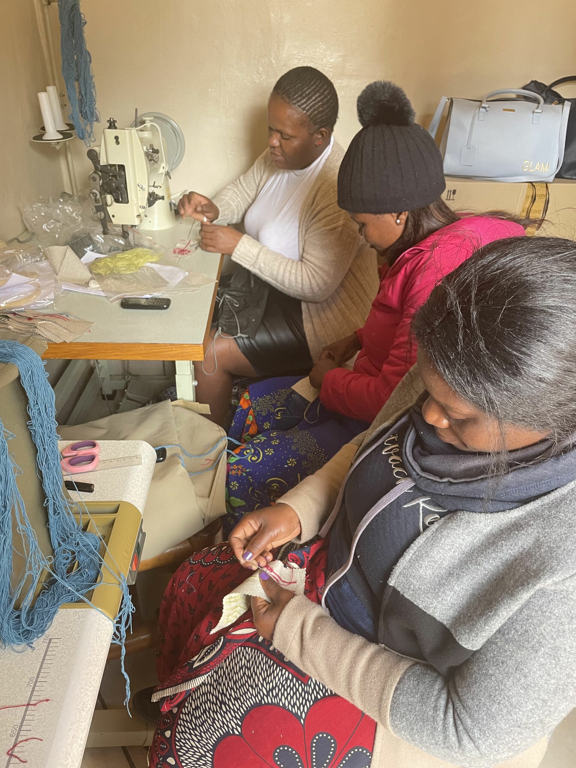 Embriodery_women_working_on_community_product_18-09-2021_2